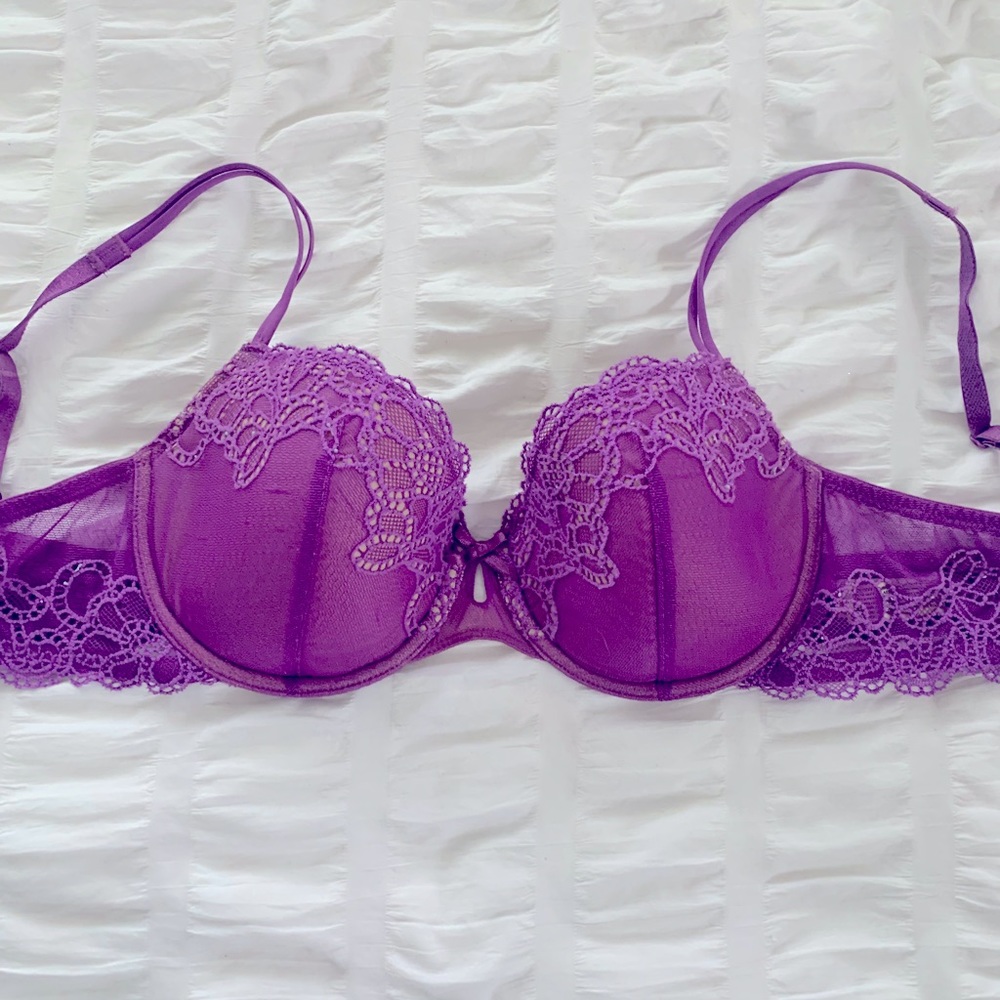 SUPER PRETTY! b.tempt'd by Wacoal Purple Bra - 36C